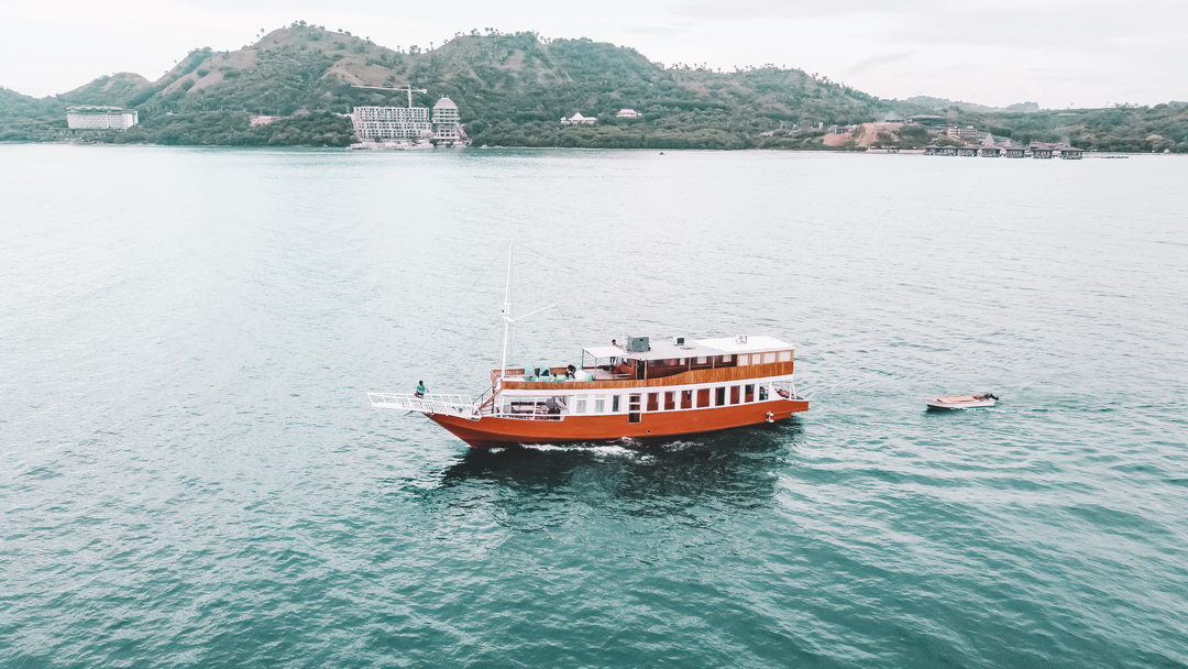 Open Trip 3D2N by Ramadani Star Phinisi - Komodo Sharing Tours