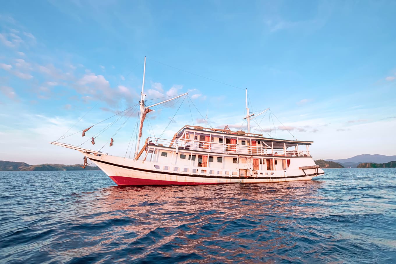Open Trip 3D2N by Lamborajo I Superior Phinisi  - Komodo Sharing Tours