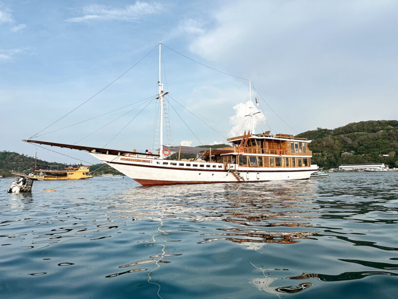 Open Trip 3D2N by Nalareya Cruise Deluxe Phinisi - Komodo Sharing Tours