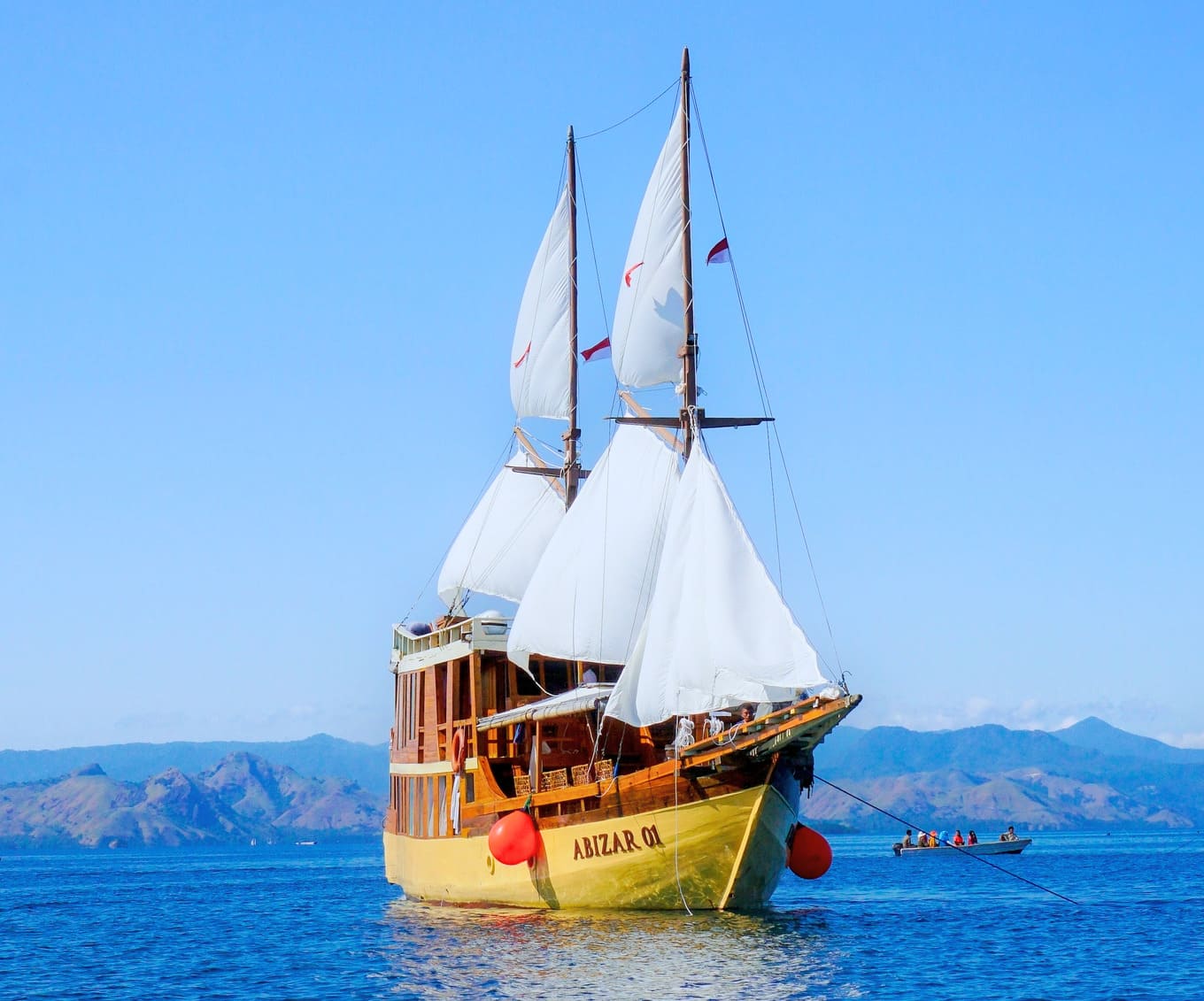 Komodo Private Trips by Abizar Liveaboard - Komodo Boat Charter