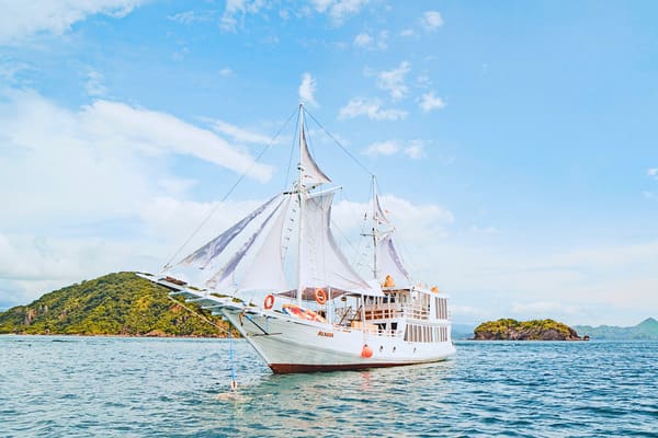 Komodo 3D2N by Akassa Luxury Phinisi - Komodo Sharing Tours