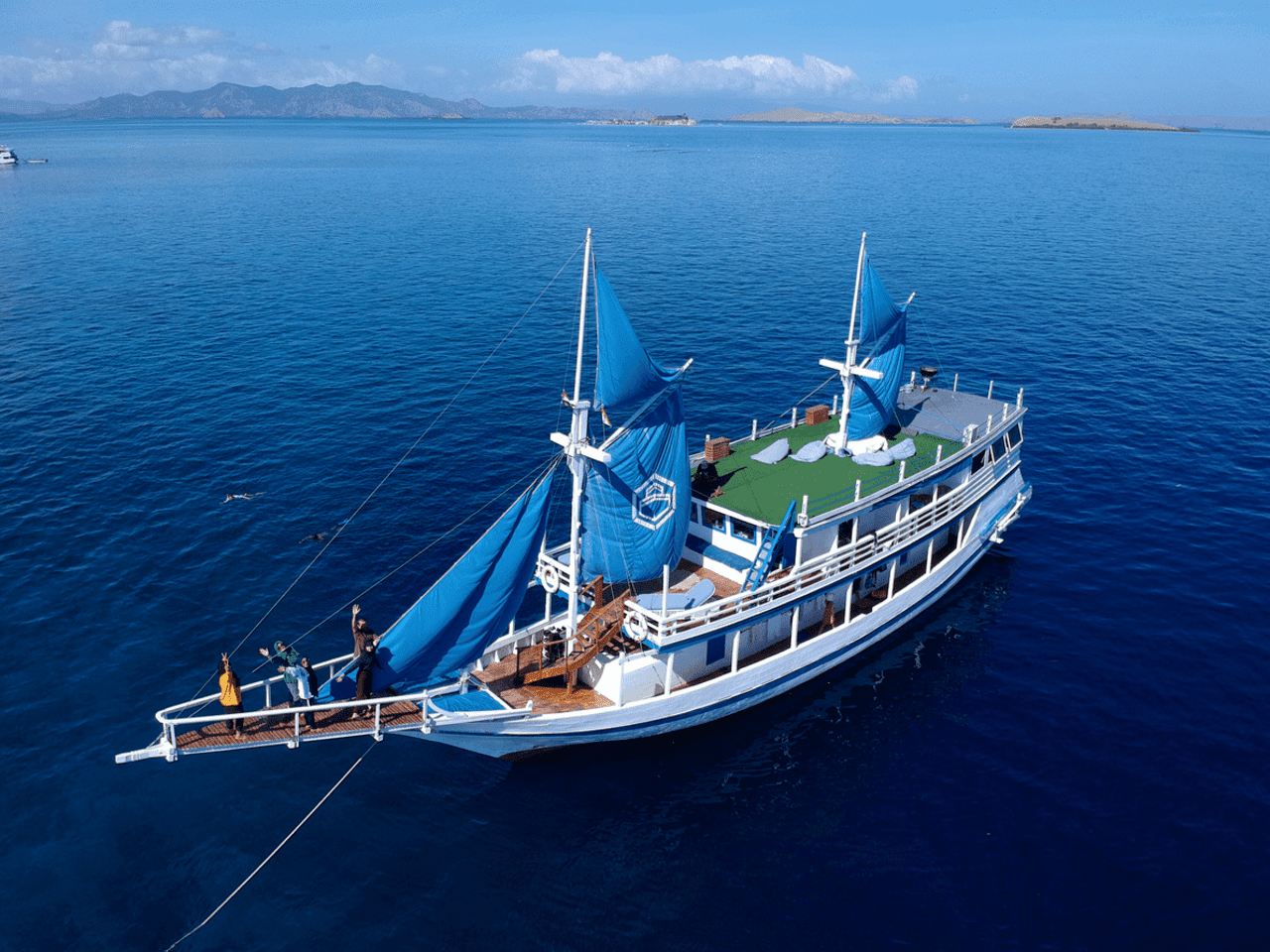 Private Trip Komodo by La Nissa Liveaboard - Komodo Boat Charter