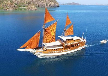 Felicia Phinisi  - Komodo Boat Charter